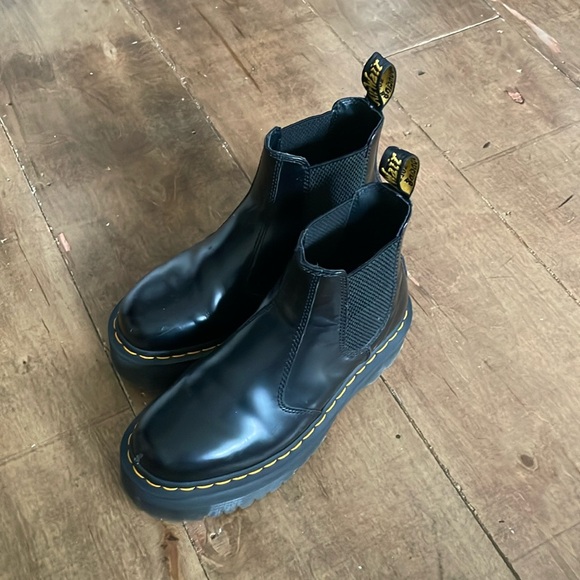 Like new Dr. Martens Platform Chelsea Boots - Picture 2 of 8